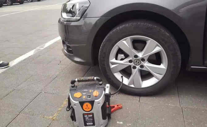 辽中区汽车搭电案例